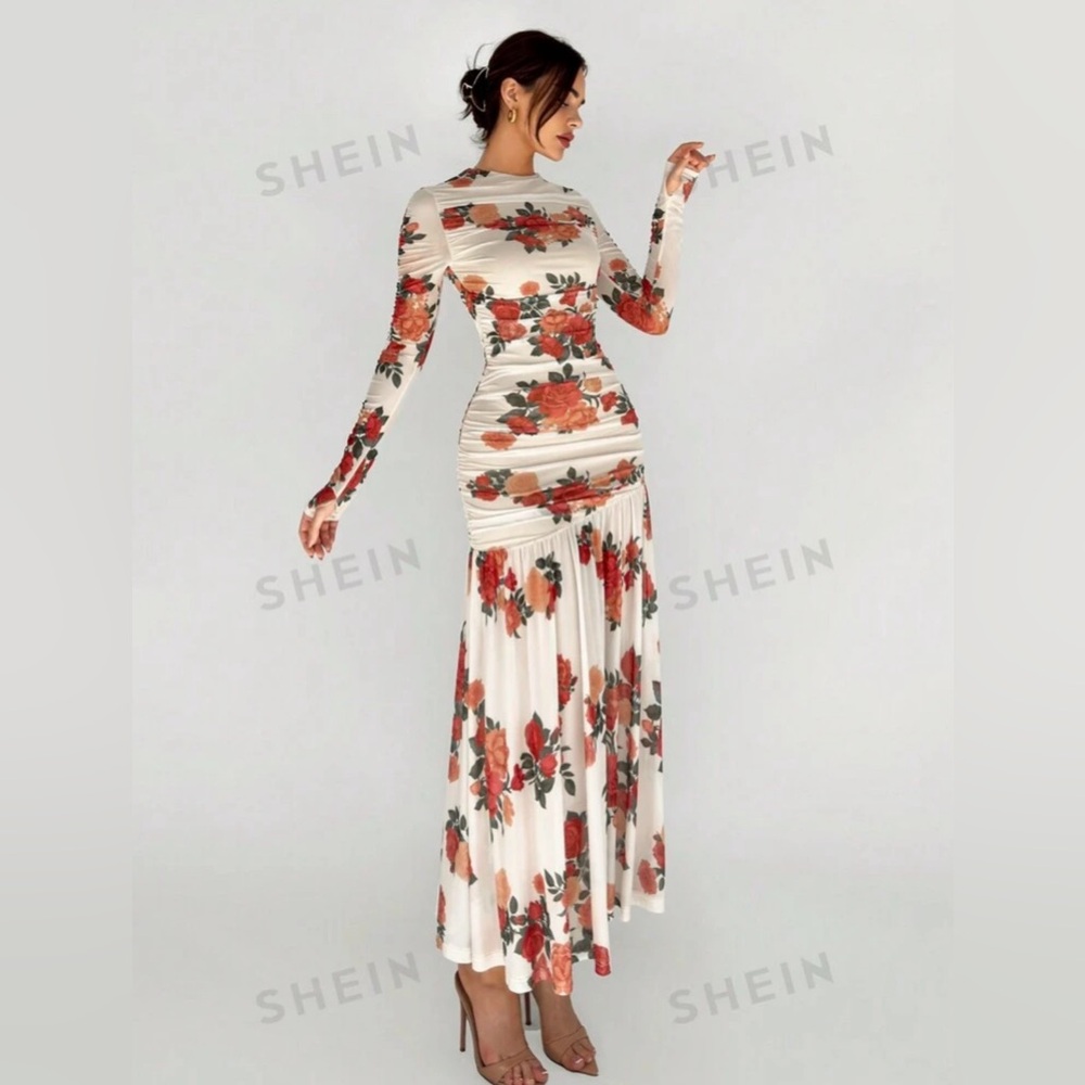 Elegant Floral Cluster Mesh
Print Asymmetrical